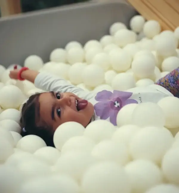 La Tribu Kids & Coffee official photo of its ball-pool play area